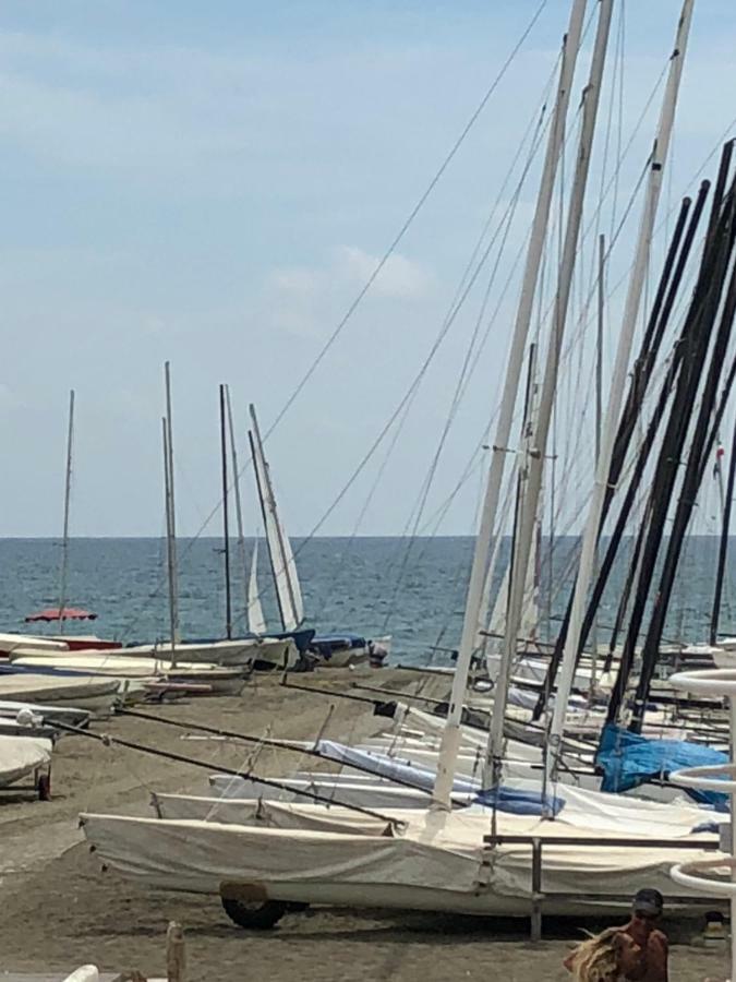 Sea Of ​​Rome Near The Center Of The Eternal City! Ostia Buitenkant foto